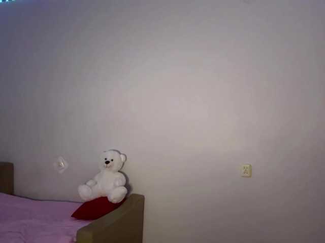 nessy-messy live cam on BongaCams