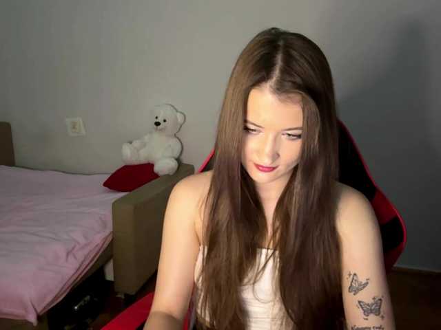 nessy-messy live cam on BongaCams