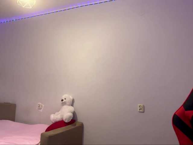 nessy-messy live cam on BongaCams