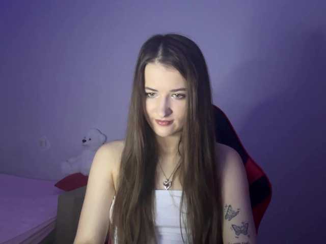 nessy-messy live cam on BongaCams
