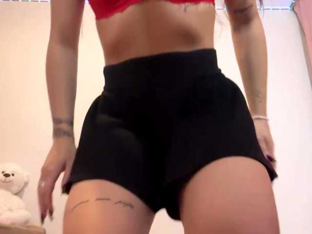nessy-messy live cam on BongaCams
