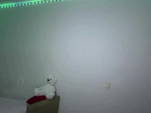 nessy-messy live cam on BongaCams
