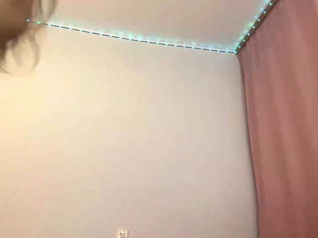 nessy-messy live cam on BongaCams