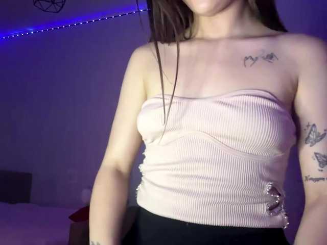 nessy-messy live cam on BongaCams
