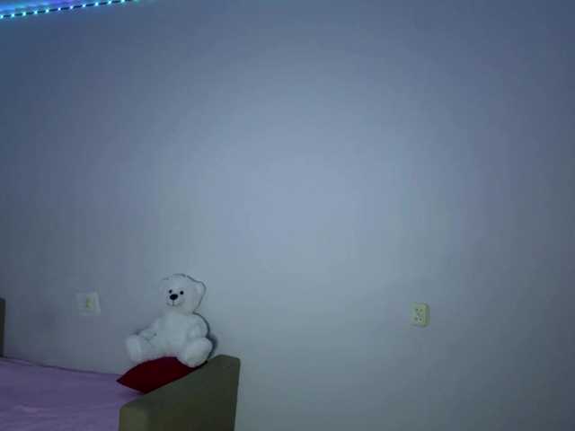 nessy-messy live cam on BongaCams