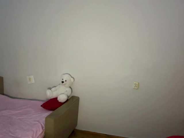 nessy-messy live cam on BongaCams