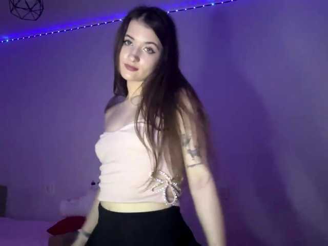 nessy-messy live cam on BongaCams