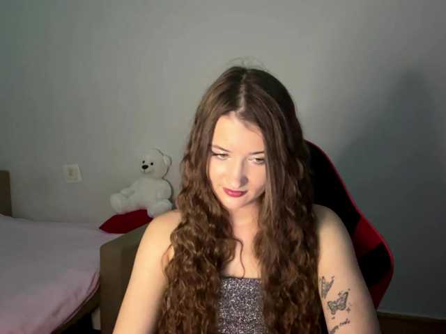 nessy-messy live cam on BongaCams