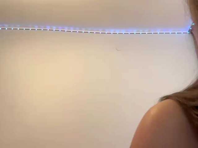 nessy-messy live cam on BongaCams