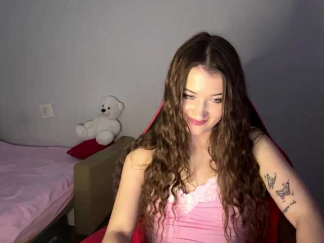 nessy-messy live cam on BongaCams