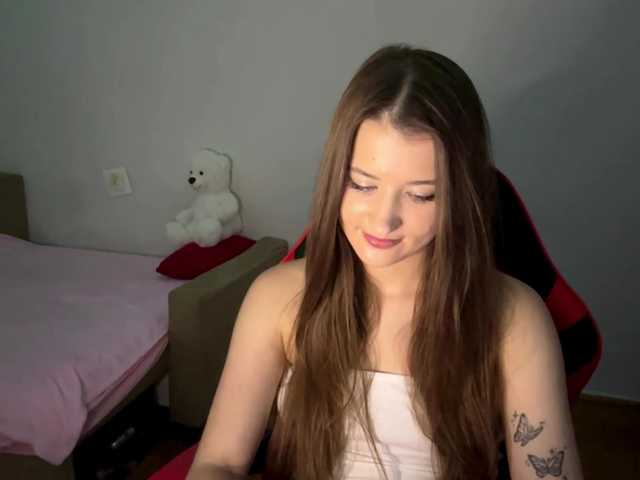 nessy-messy live cam on BongaCams