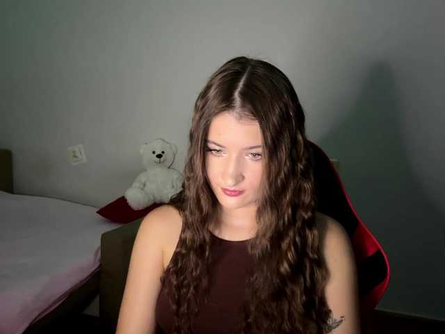 nessy-messy live cam on BongaCams