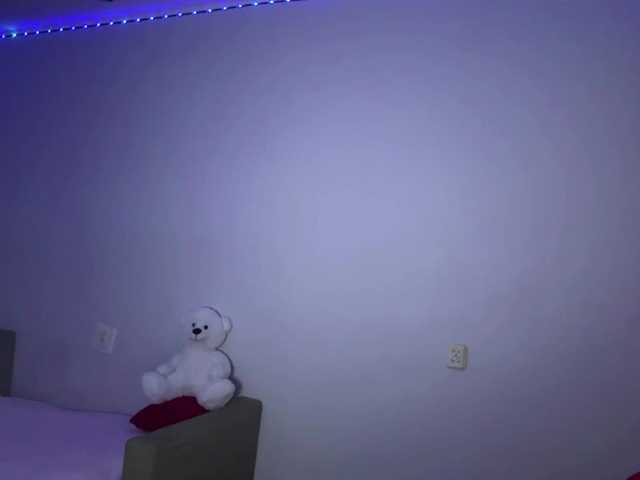 nessy-messy live webcam show