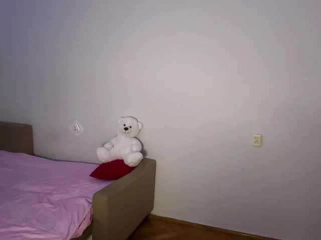 nessy-messy live cam on BongaCams