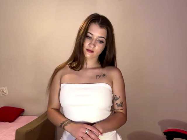 nessy-messy live cam on BongaCams