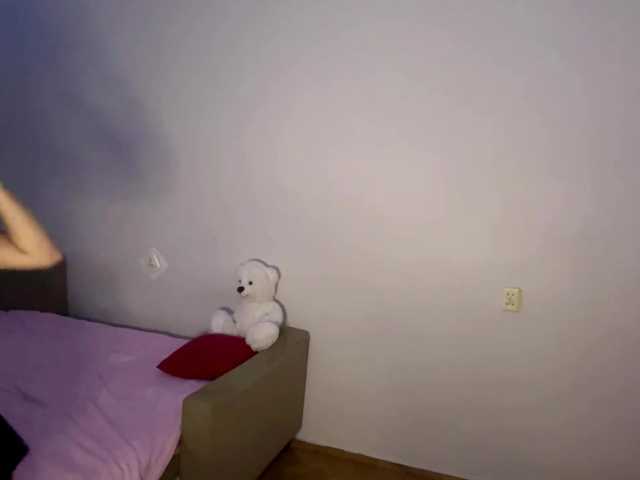 nessy-messy live cam on BongaCams