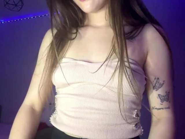 nessy-messy live cam on BongaCams
