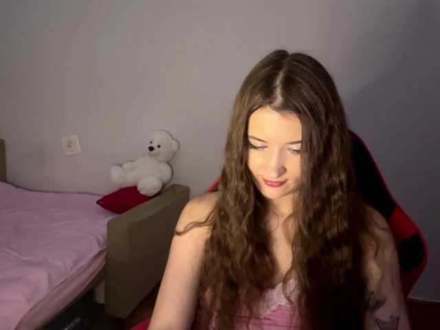 nessy-messy live cam on BongaCams