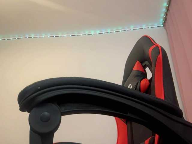 nessy-messy live cam on BongaCams