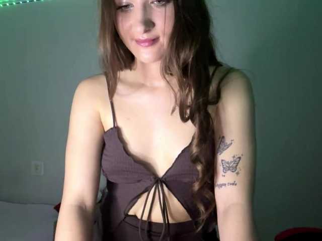 nessy-messy live cam on BongaCams