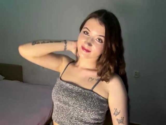 nessy-messy live cam on BongaCams