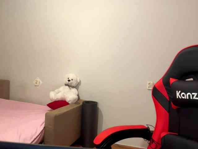 nessy-messy webcam