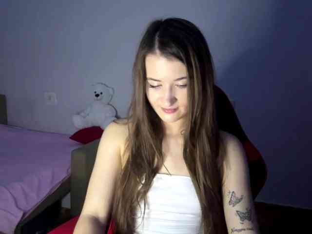nessy-messy Live Webcam on BongaCams