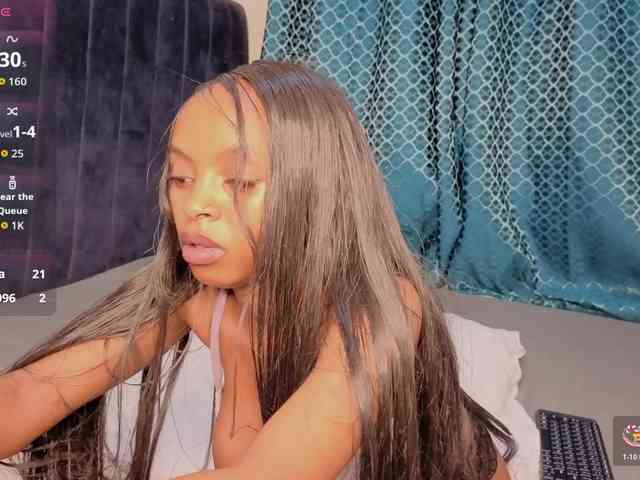 Model: Caramel-Babe