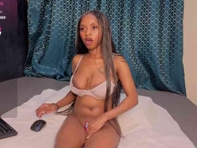 Caramel-Babe webcam