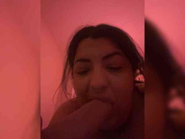 DydyAndreea webcam