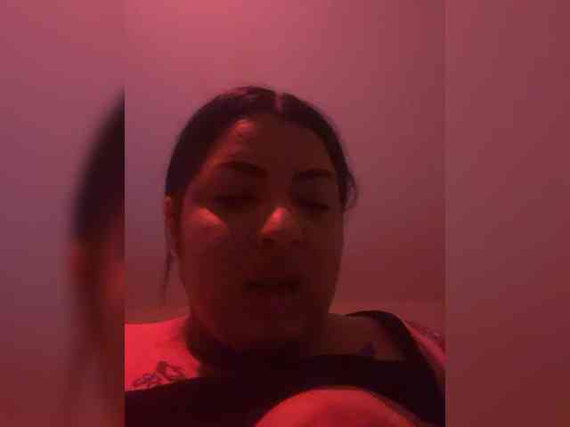 DydyAndreea webcam
