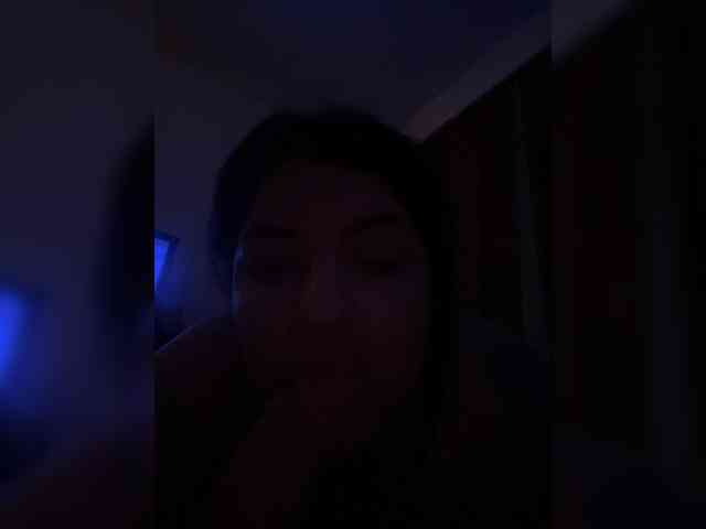 DydyAndreea webcam