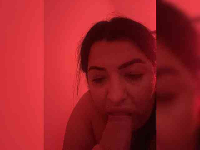 DydyAndreea webcam