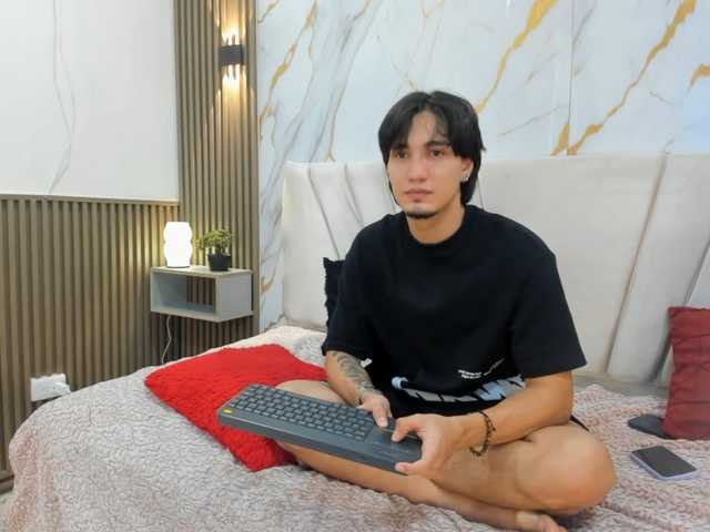 sweetauracouple live cam on BongaCams