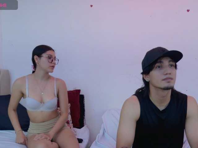 sweetauracouple live cam on BongaCams
