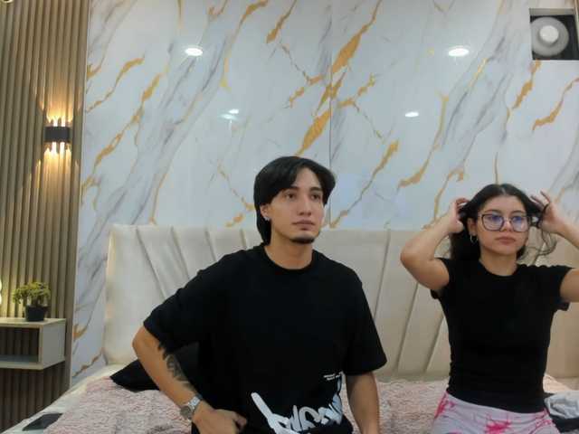 sweetauracouple live cam on BongaCams