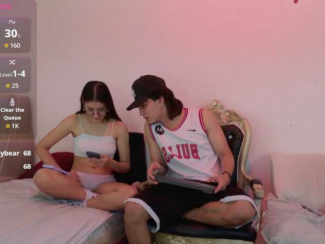 sweetauracouple live cam on BongaCams
