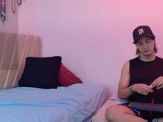 sweetauracouple live cam on BongaCams