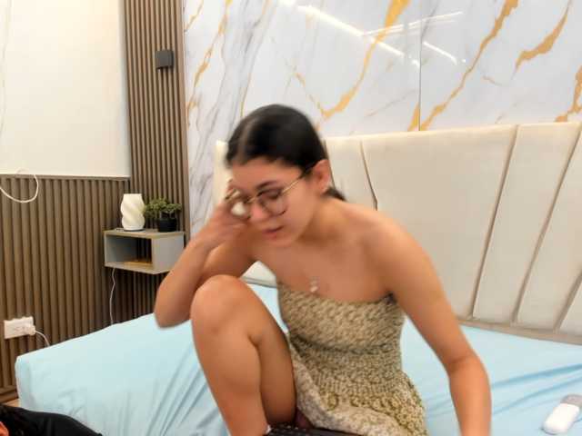 sweetauracouple live cam on BongaCams
