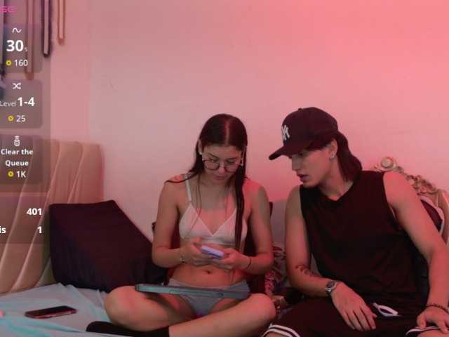sweetauracouple live cam on BongaCams