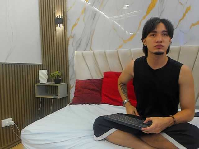 sweetauracouple live cam on BongaCams