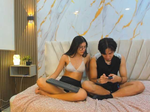 sweetauracouple live cam on BongaCams