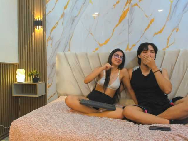 sweetauracouple live cam on BongaCams