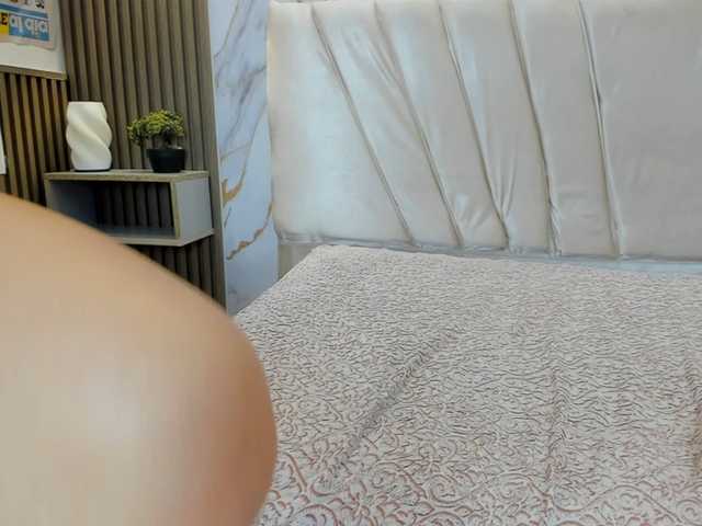 sweetauracouple live cam on BongaCams