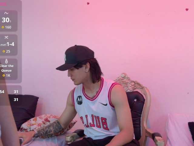 sweetauracouple live cam on BongaCams