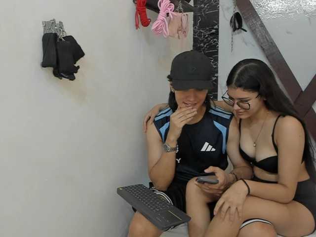 sweetauracouple live cam on BongaCams