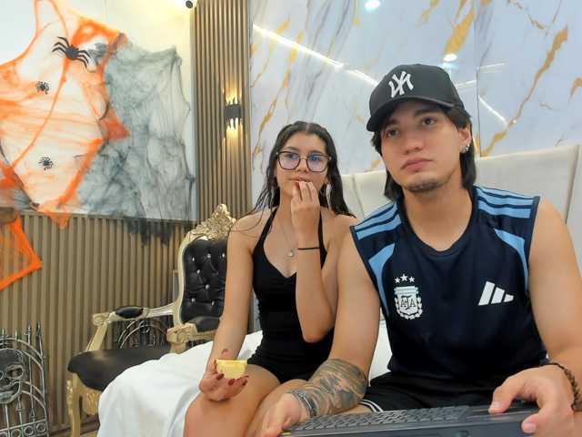 sweetauracouple live cam on BongaCams