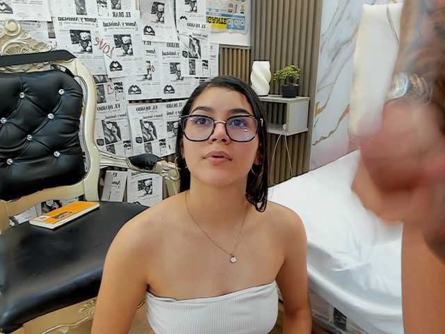 sweetauracouple live cam on BongaCams