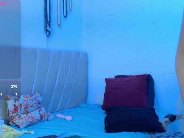 sweetauracouple live cam on BongaCams