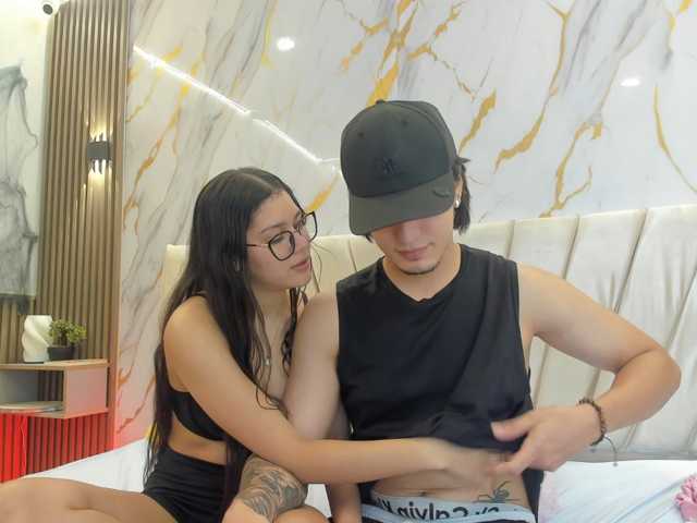 sweetauracouple live cam on BongaCams